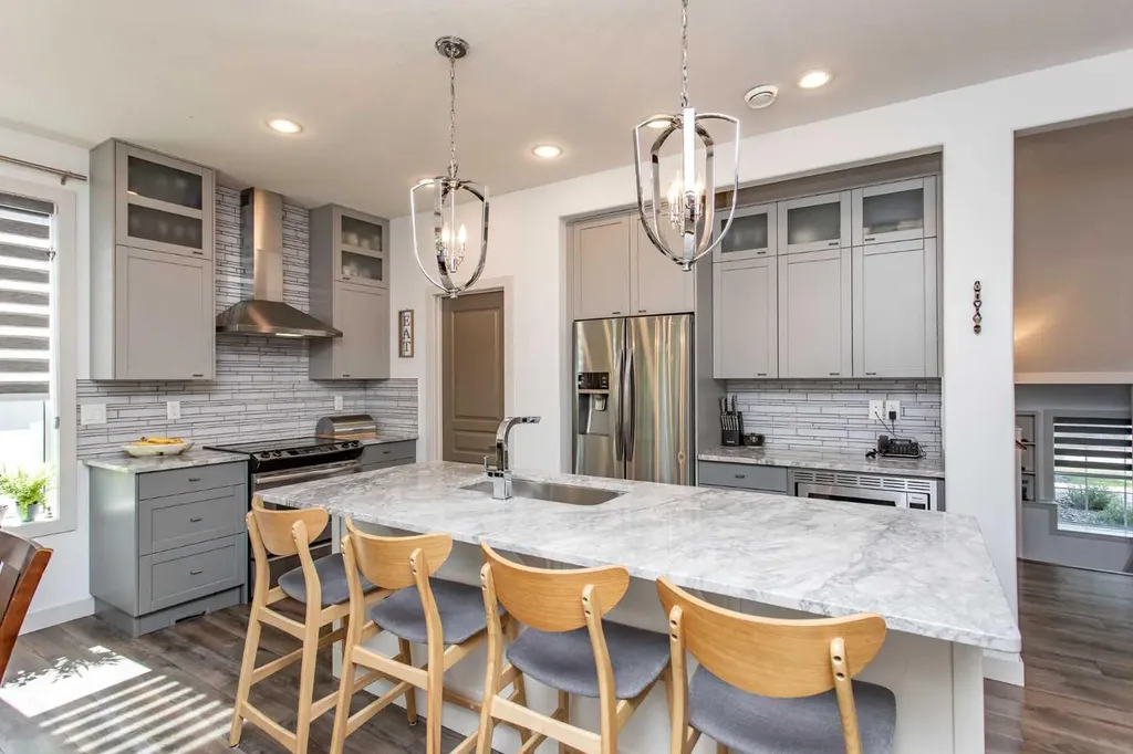 217 Van Slyke Way Red Deer AB T4R 0N8