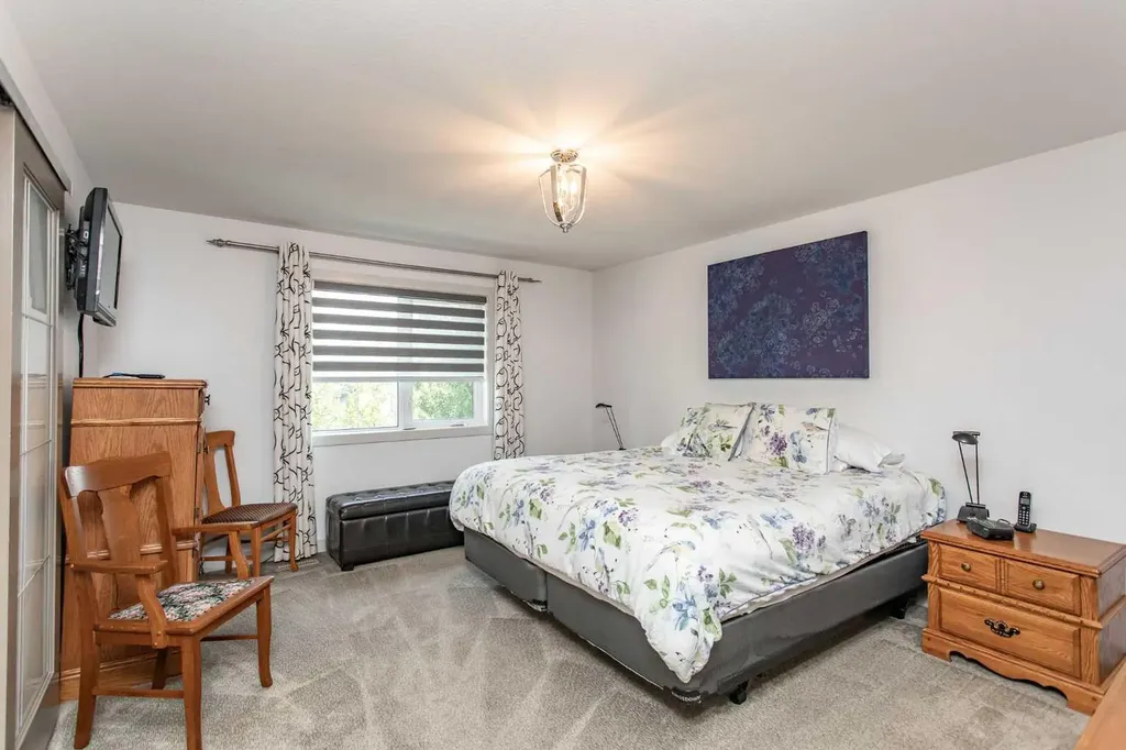 217 Van Slyke Way Red Deer AB T4R 0N8