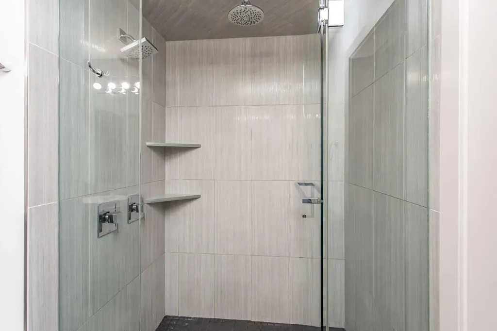 217 Van Slyke Way Red Deer AB T4R 0N8