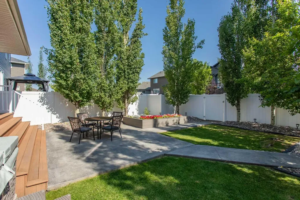 217 Van Slyke Way Red Deer AB T4R 0N8