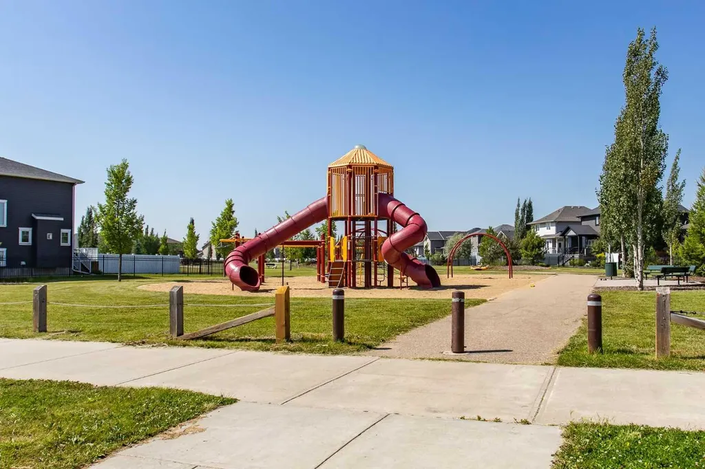 217 Van Slyke Way Red Deer AB T4R 0N8