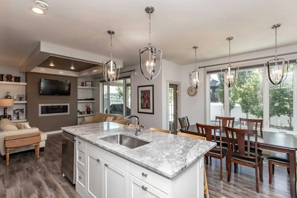 217 Van Slyke Way Red Deer AB T4R 0N8