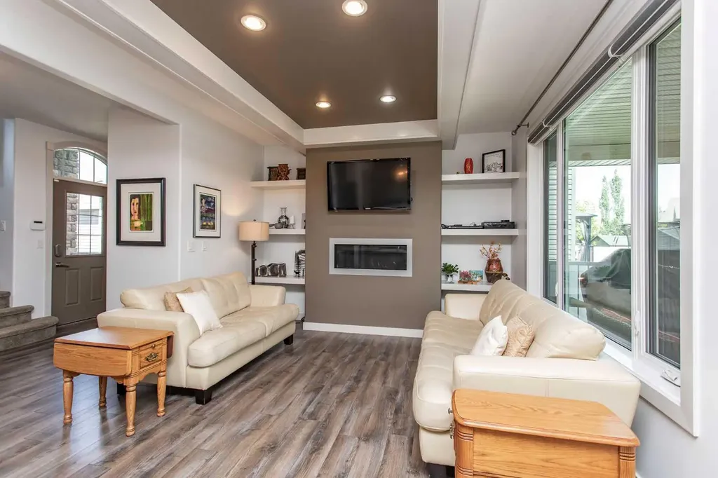 217 Van Slyke Way Red Deer AB T4R 0N8
