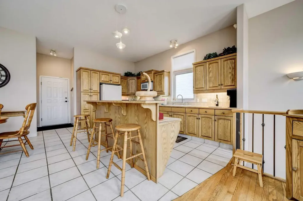 50 Sarcee Place W Lethbridge AB T1K 7B6