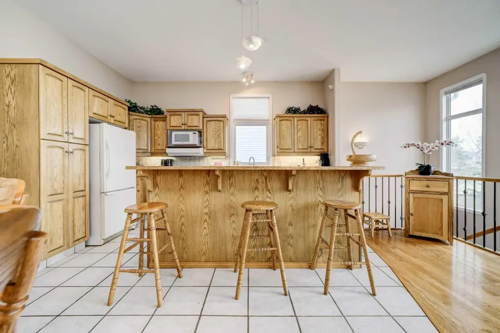 50 Sarcee Place W Lethbridge AB T1K 7B6