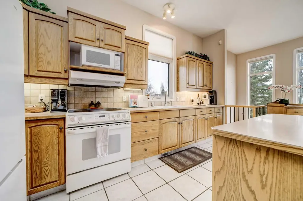 50 Sarcee Place W Lethbridge AB T1K 7B6