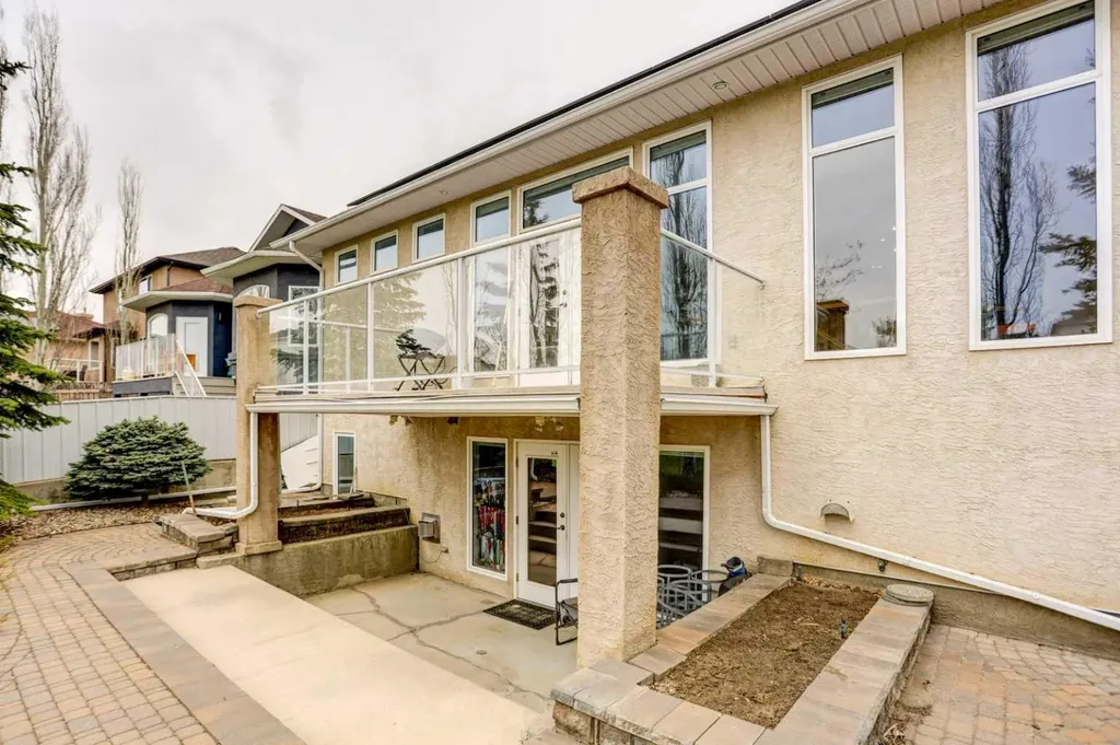 50 Sarcee Place W Lethbridge AB T1K 7B6