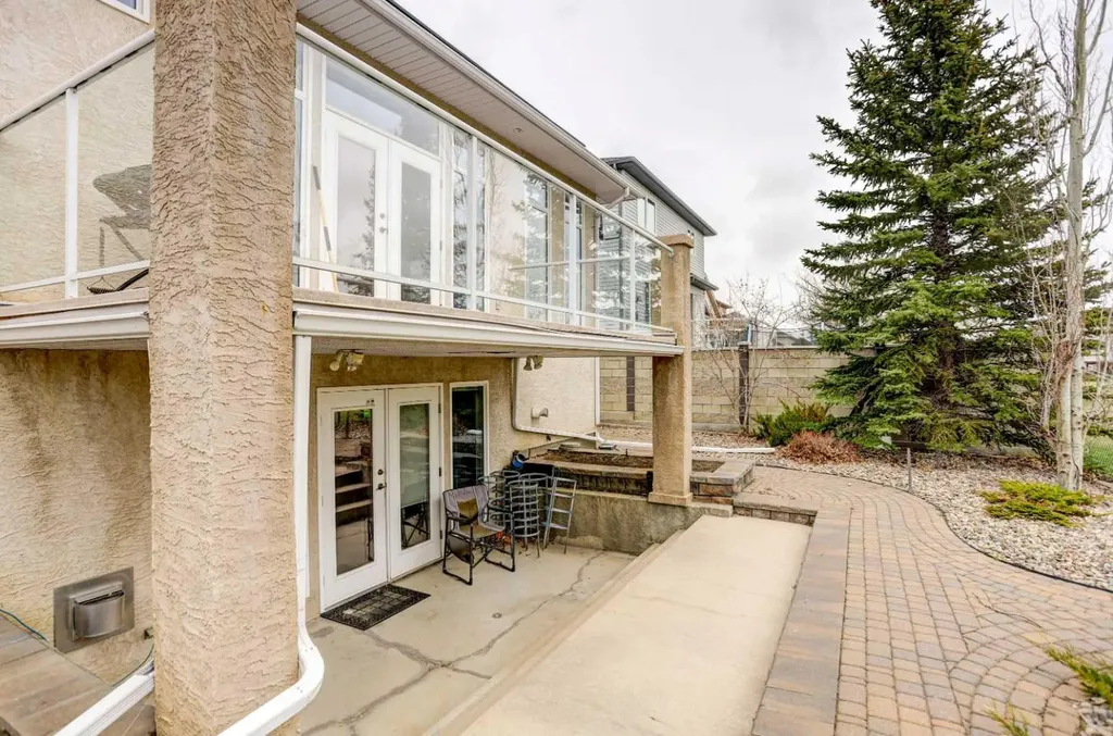 50 Sarcee Place W Lethbridge AB T1K 7B6