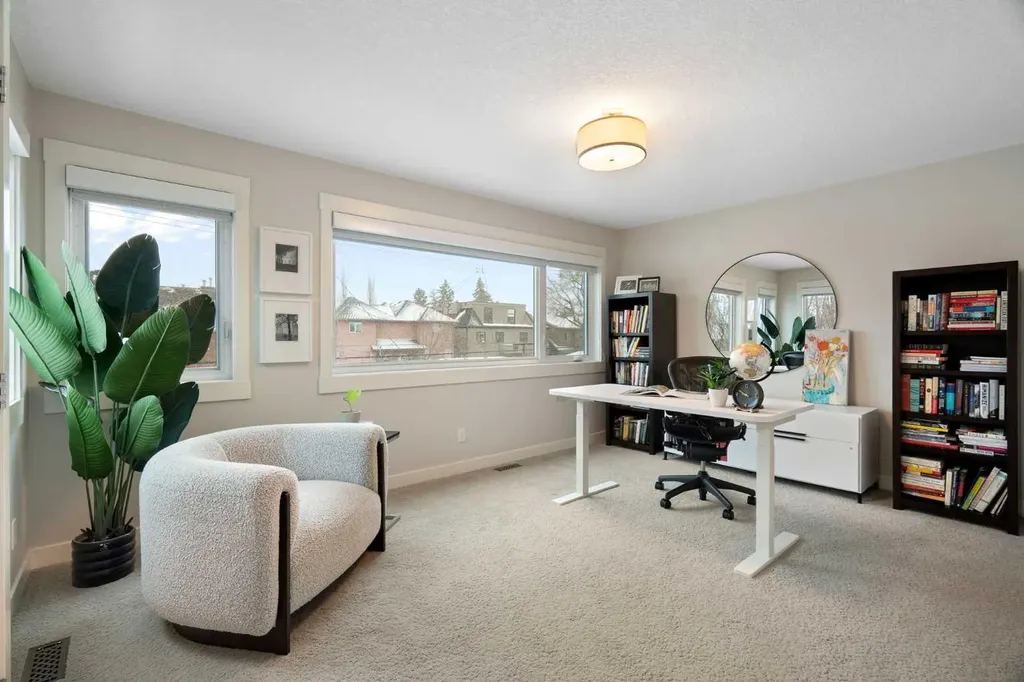 2201 Bowness Road NW Calgary AB T2N 3L4