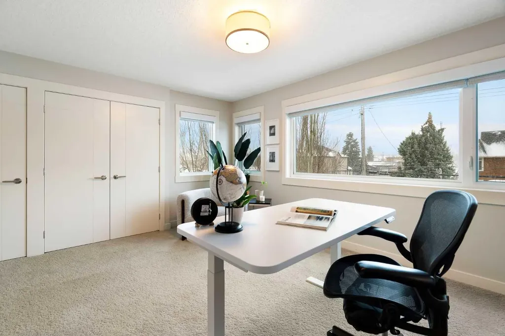 2201 Bowness Road NW Calgary AB T2N 3L4