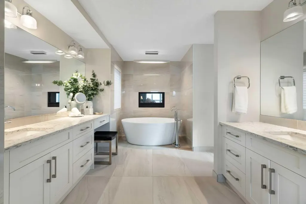 2201 Bowness Road NW Calgary AB T2N 3L4