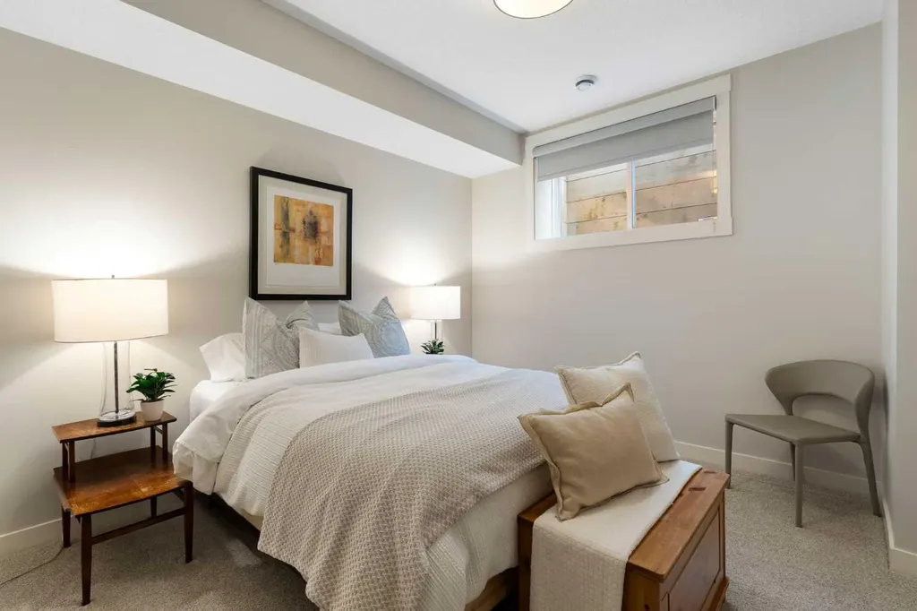 2201 Bowness Road NW Calgary AB T2N 3L4