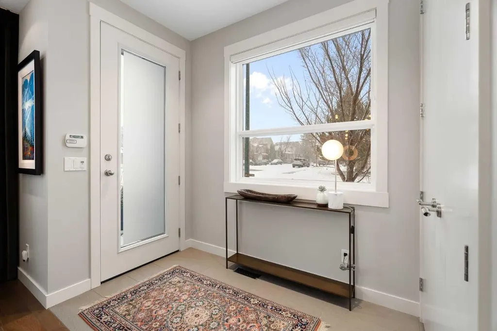 2201 Bowness Road NW Calgary AB T2N 3L4
