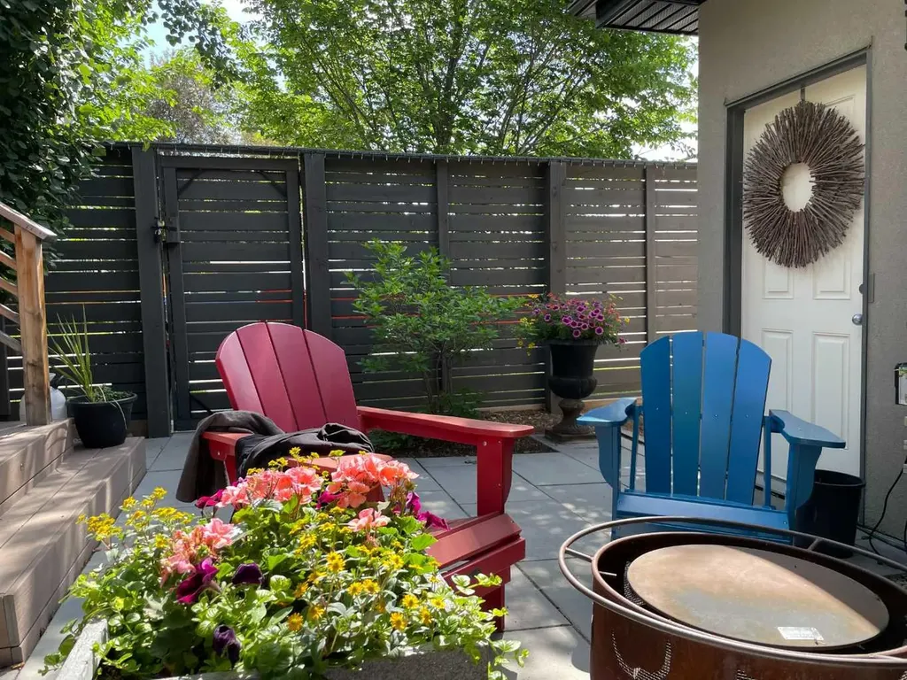 2201 Bowness Road NW Calgary AB T2N 3L4