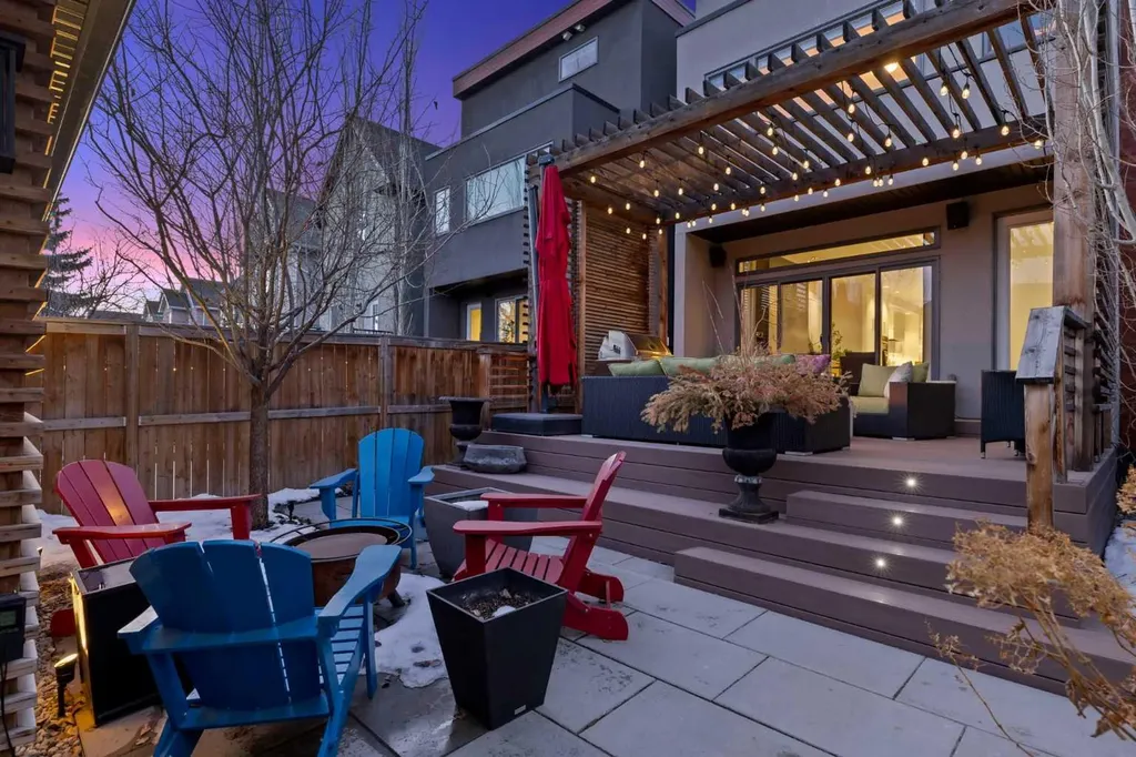 2201 Bowness Road NW Calgary AB T2N 3L4