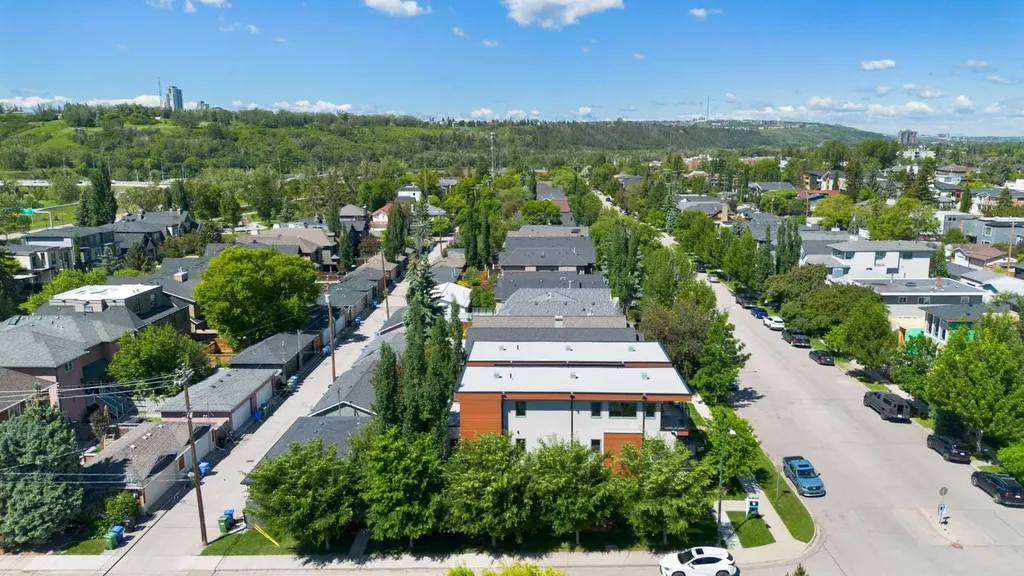2201 Bowness Road NW Calgary AB T2N 3L4
