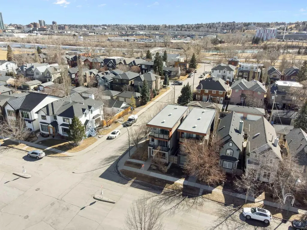 2201 Bowness Road NW Calgary AB T2N 3L4
