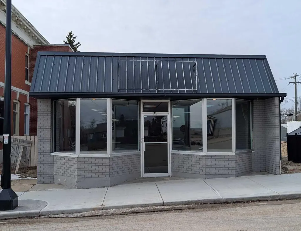 305 Main Street Trochu AB T0M2C0