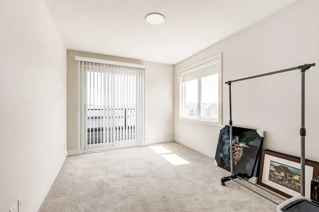 10060 46 Street NE Calgary AB T3J 2H8