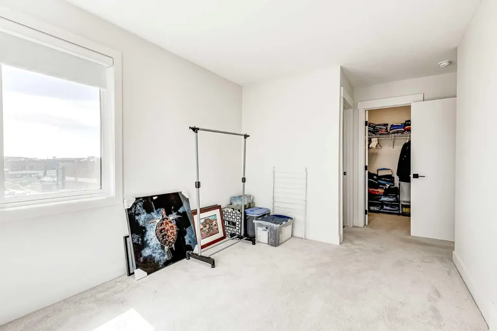 10060 46 Street NE Calgary AB T3J 2H8