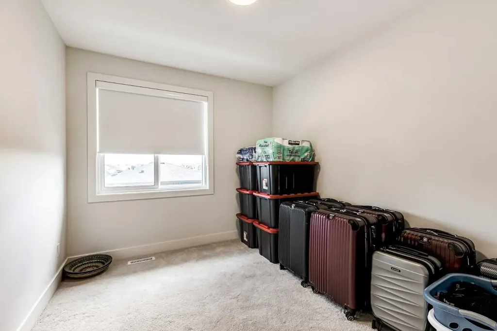 10060 46 Street NE Calgary AB T3J 2H8