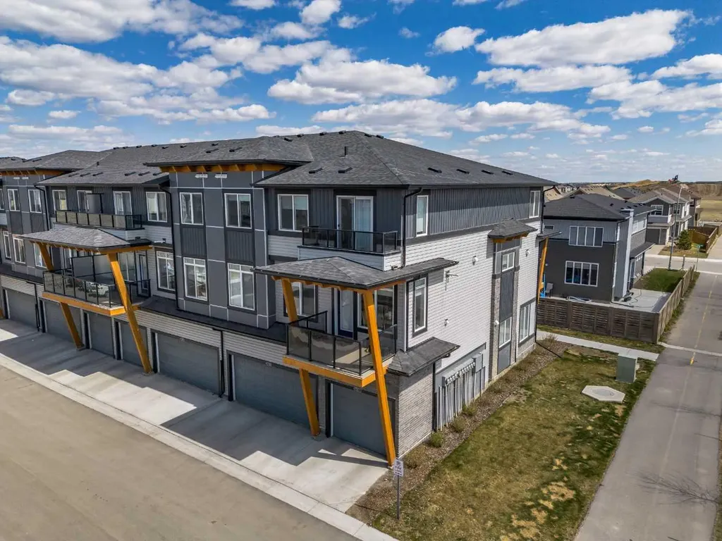 10060 46 Street NE Calgary AB T3J 2H8