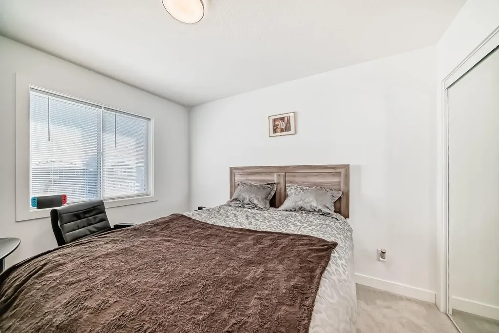 118 Chelsea Mews Chestermere AB T1X 3H2