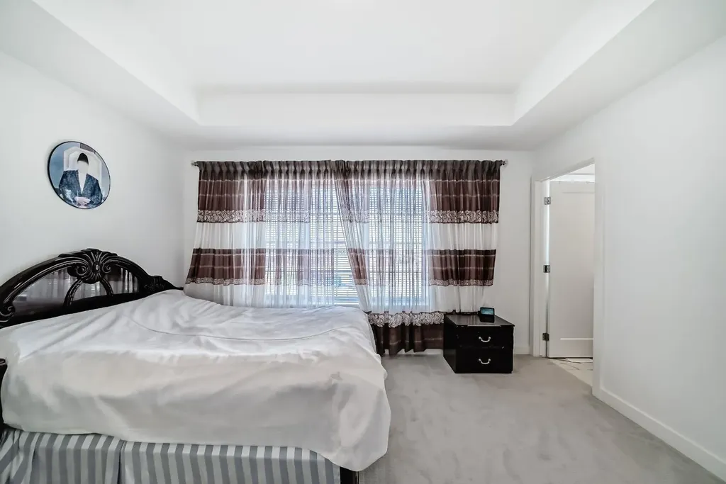 118 Chelsea Mews Chestermere AB T1X 3H2