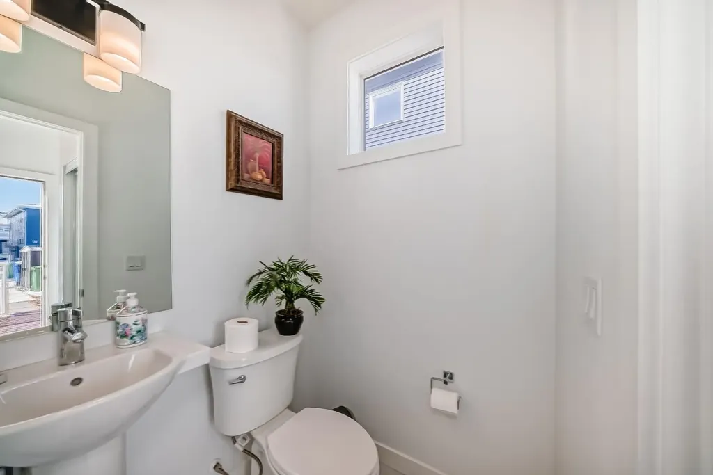 118 Chelsea Mews Chestermere AB T1X 3H2