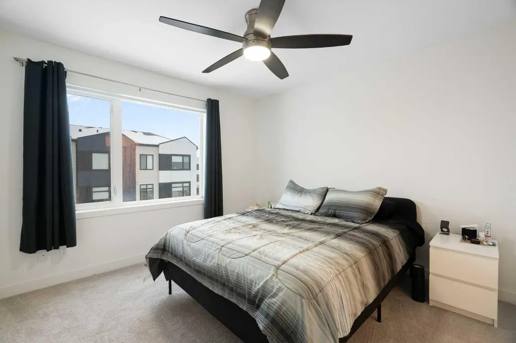 8528 21 Avenue SE Calgary AB L4H 3H5