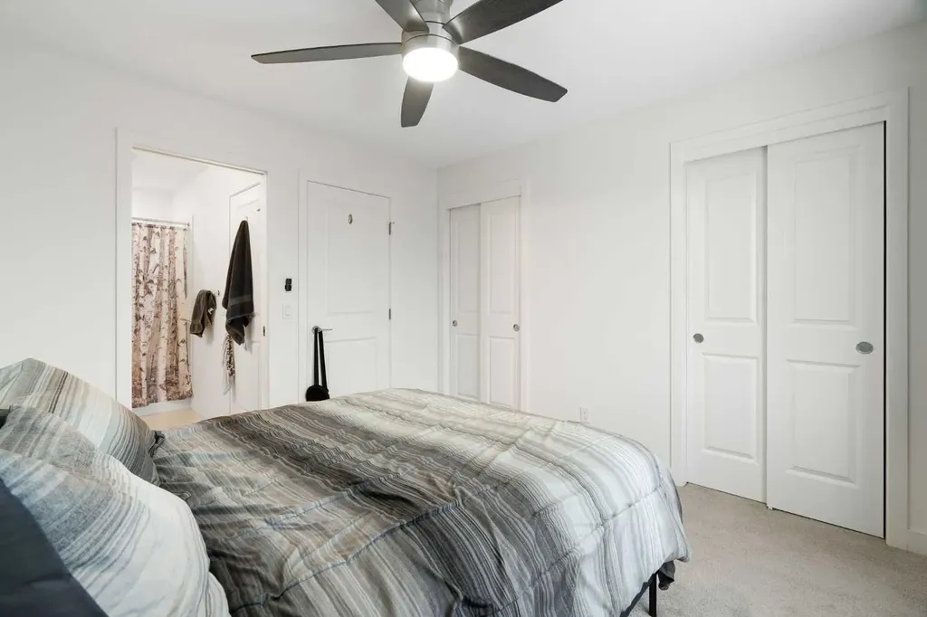 8528 21 Avenue SE Calgary AB L4H 3H5
