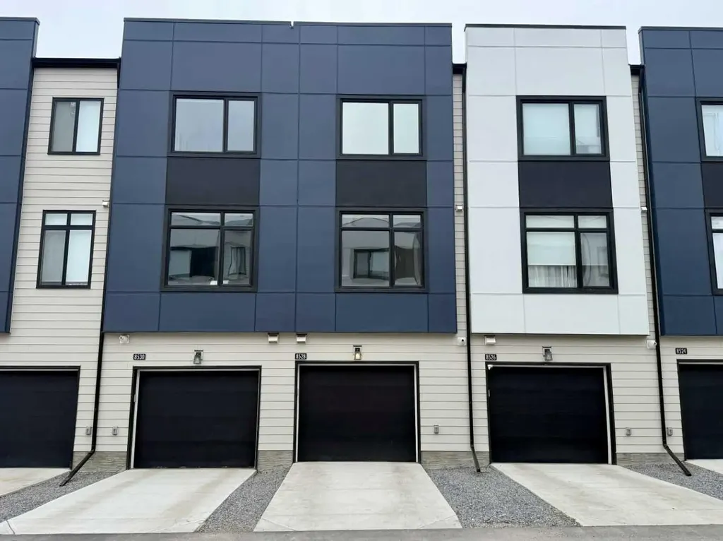 8528 21 Avenue SE Calgary AB L4H 3H5