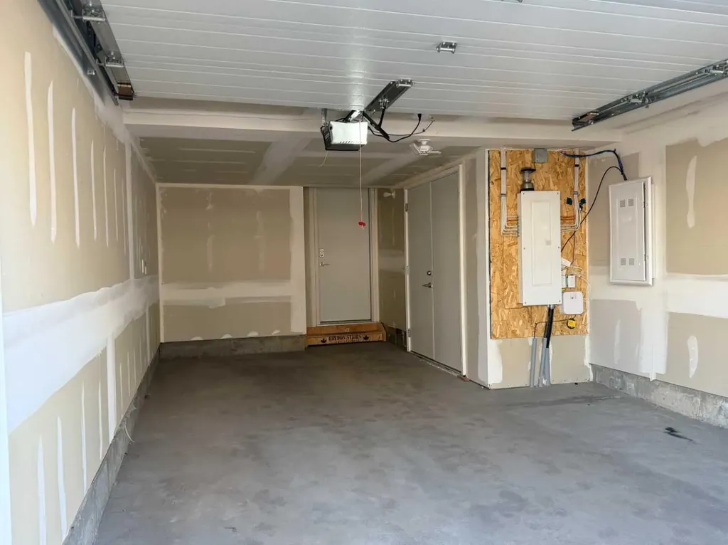 8528 21 Avenue SE Calgary AB L4H 3H5
