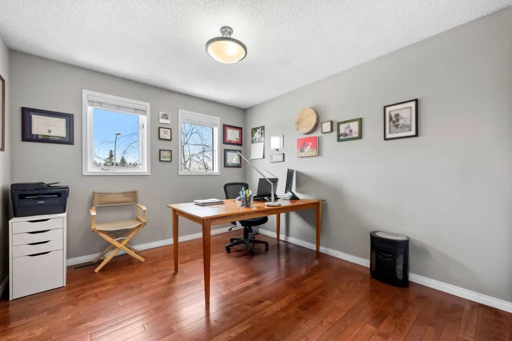 38 Richelieu Court SW Calgary AB T3E 7E9