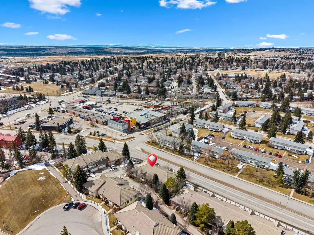 38 Richelieu Court SW Calgary AB T3E 7E9