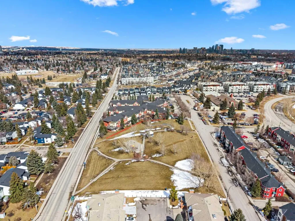38 Richelieu Court SW Calgary AB T3E 7E9