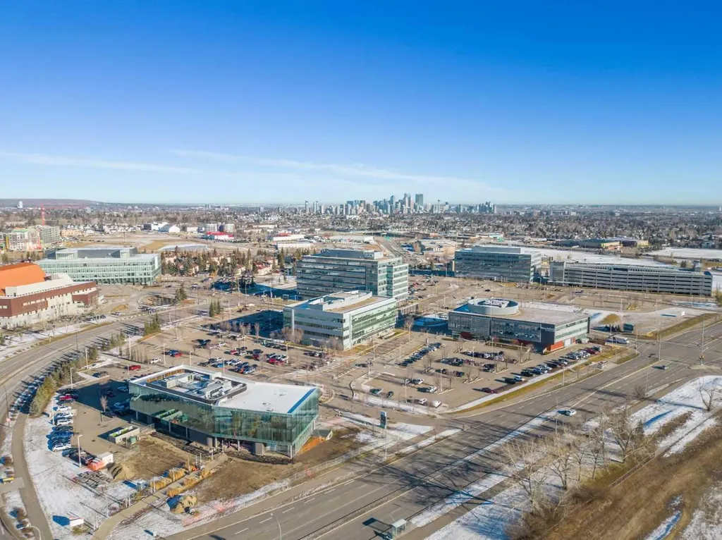 38 Richelieu Court SW Calgary AB T3E 7E9