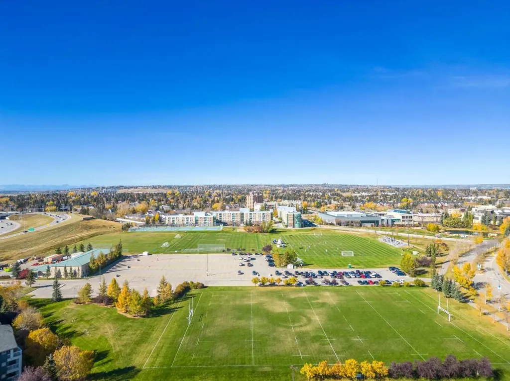 38 Richelieu Court SW Calgary AB T3E 7E9