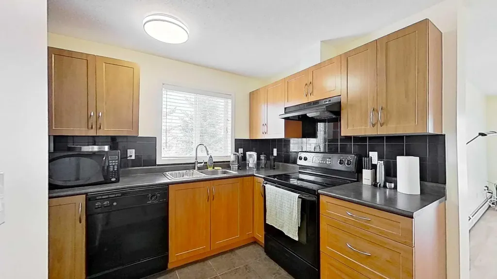 2395 Eversyde Avenue SW Calgary AB T2Y 0B4