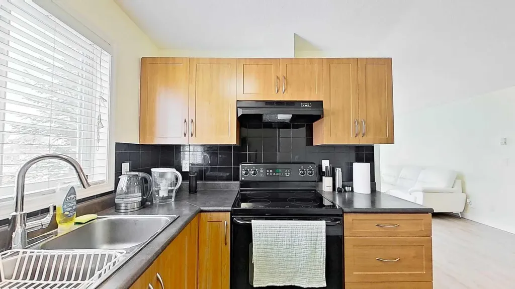 2395 Eversyde Avenue SW Calgary AB T2Y 0B4