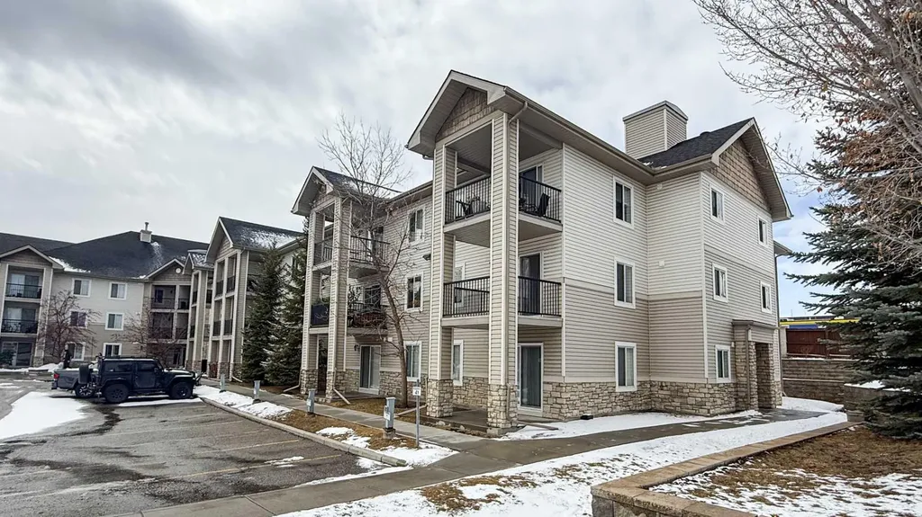 2395 Eversyde Avenue SW Calgary AB T2Y 0B4