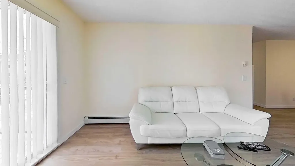 2395 Eversyde Avenue SW Calgary AB T2Y 0B4