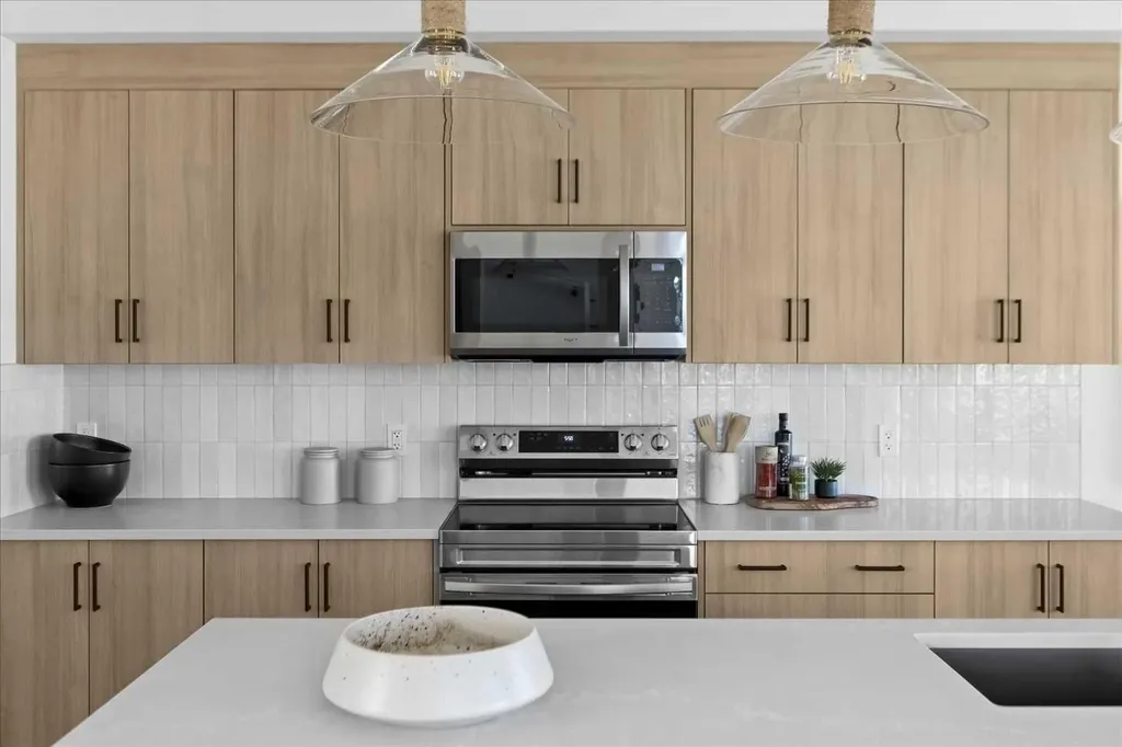 198 Greystone Boulevard Cochrane AB T4C 3K3