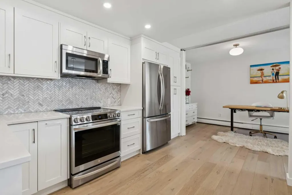320 Meredith Road NE Calgary AB T2E 5A6