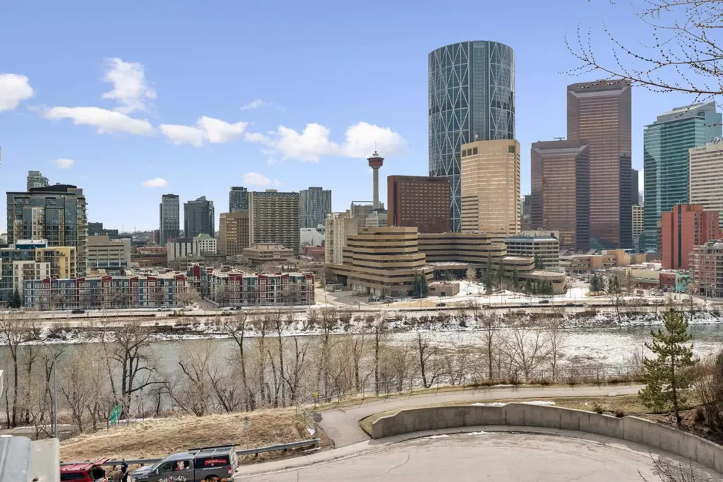 320 Meredith Road NE Calgary AB T2E 5A6