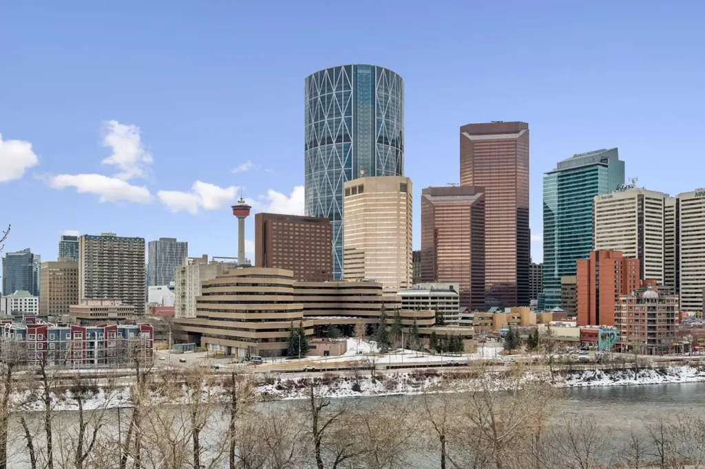 320 Meredith Road NE Calgary AB T2E 5A6