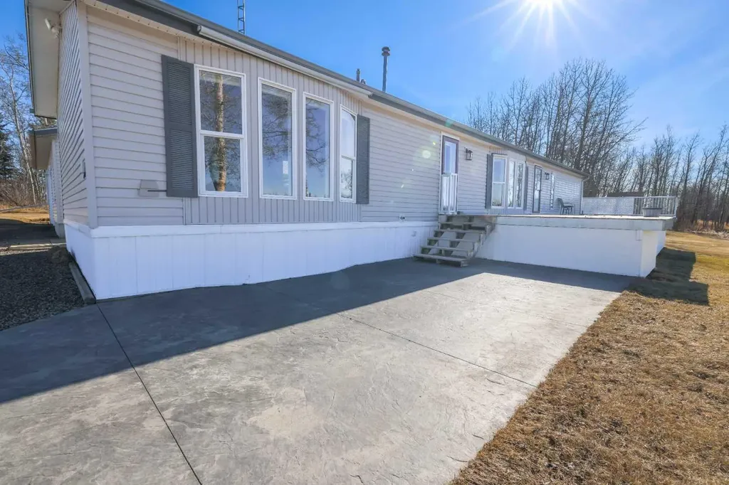 55001 Township Road 40-0 Rural Clearwater County AB T4T 2A1