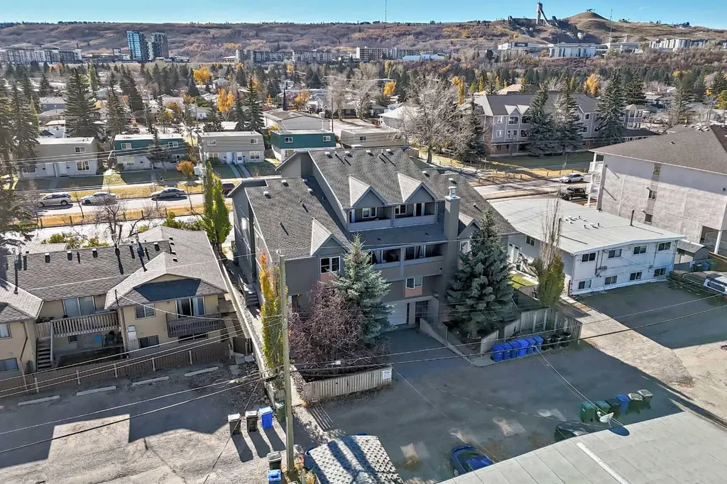 7716 Bowness Road NW Calgary AB T3B 0H1