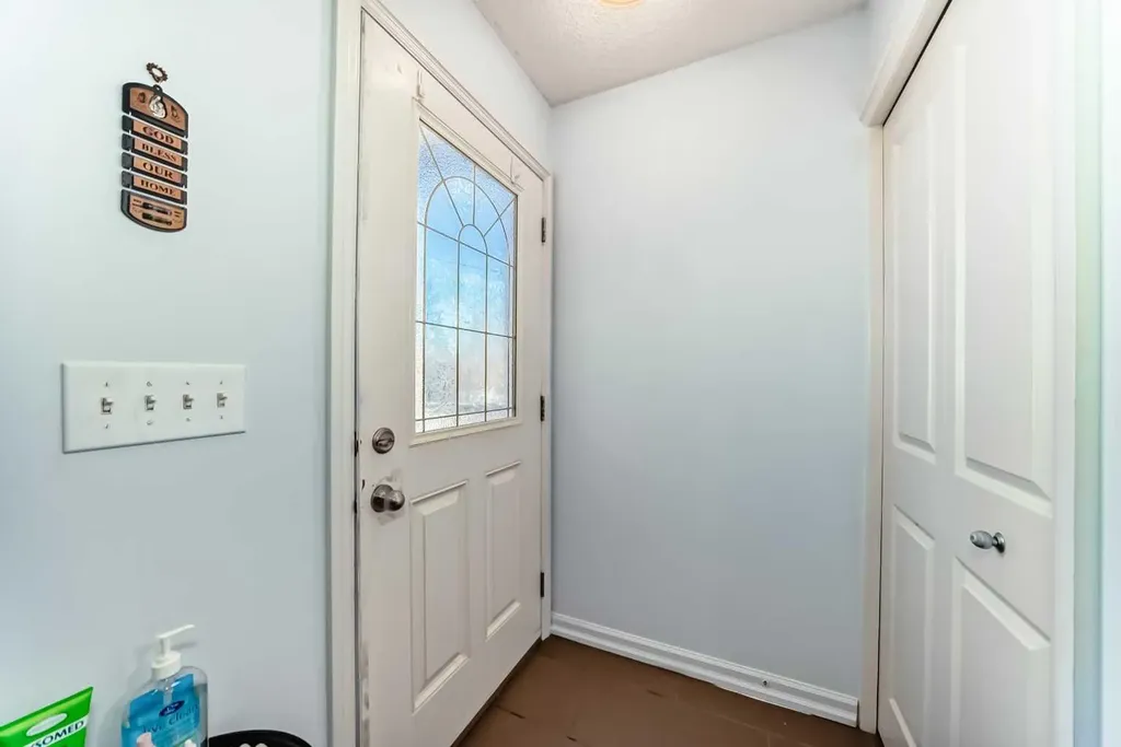 7716 Bowness Road NW Calgary AB T3B 0H1