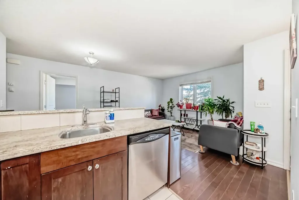 7716 Bowness Road NW Calgary AB T3B 0H1